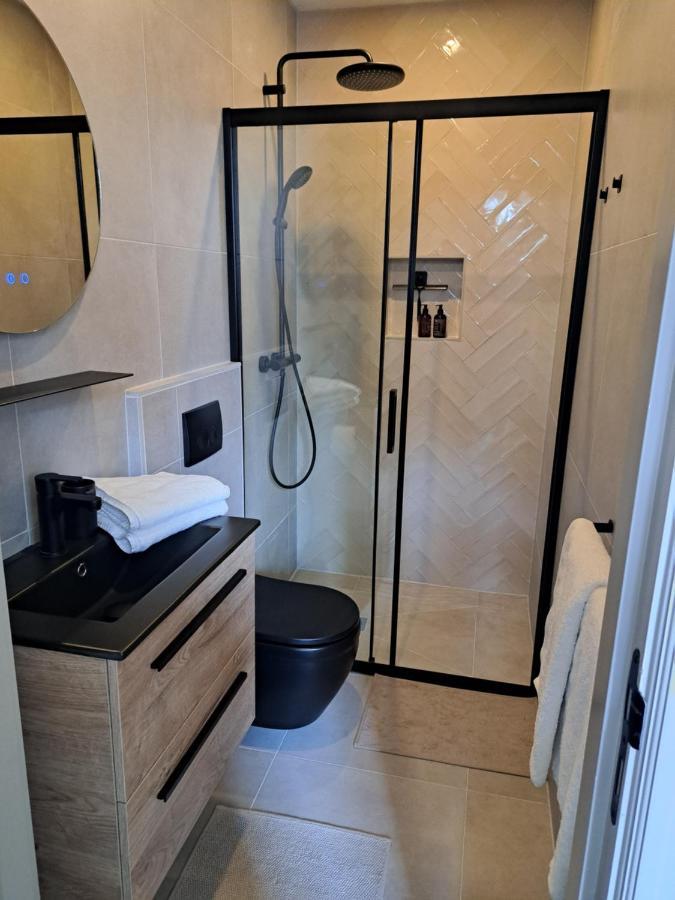 Bij Ons In Harlingen Apartment Bagian luar foto